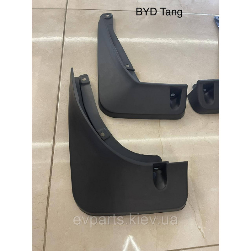 Бризковики BYD Tang