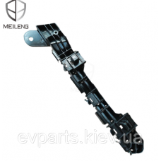 Кронштейн переднього бампера правий оригінальний Honda e:NS1 (71230-31A-H00)