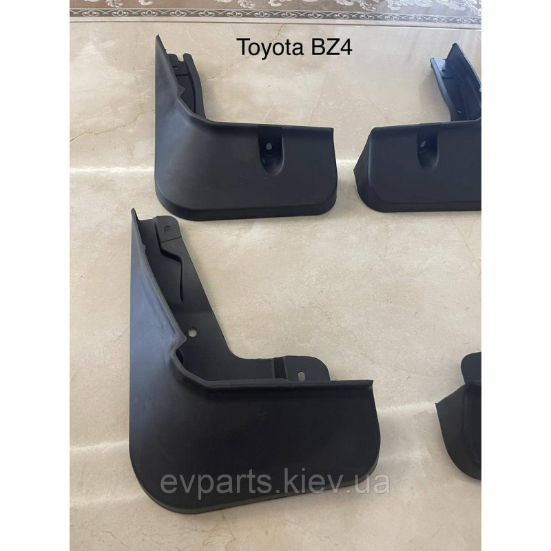 Бризговики Toyota bZ4X